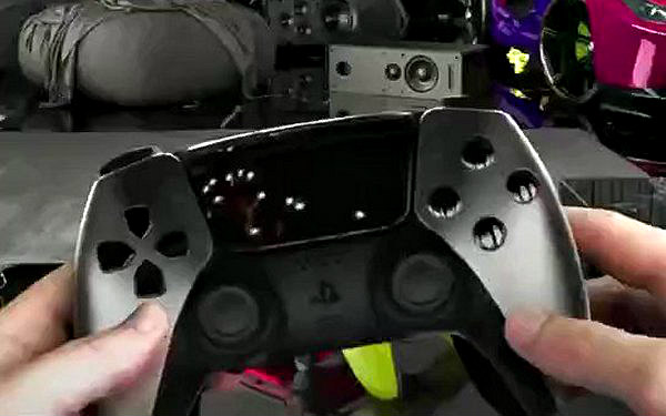 DualSense My Vision PS5 Controller Concept by Iskander Utebayev (Bat.not.bad).jpg