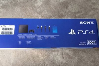 PS4 Slim Box 3.jpg PS4 Slim Box 3.jpg