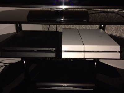 PS4 Slim Compare 5.jpg PS4 Slim Compare 5.jpg