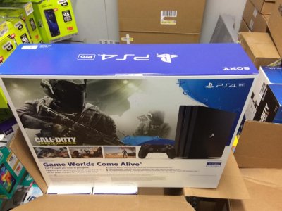 PS4 Pro Shipping Retail Box 2.jpg