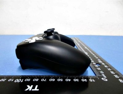 Black PS5 DualSense Wireless Controller Images Surface, Prototype Leak 10.jpg