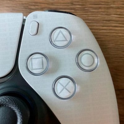 PS5 DualSense Controller Close-up and Tear-down Images Surface 2.jpg