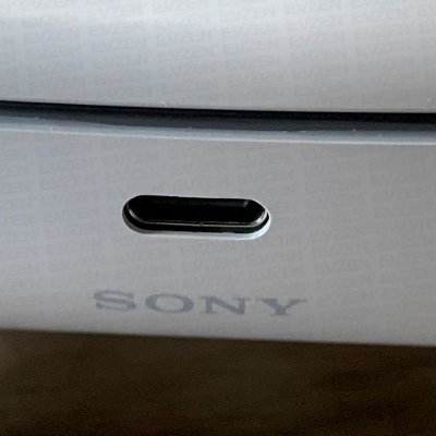 PS5 DualSense Controller Close-up and Tear-down Images Surface 4.jpg