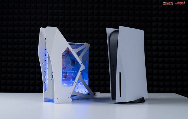 Water Cooled PlayStation 5 Console Demo by PS5 Modder Nhenhophach 3.jpg