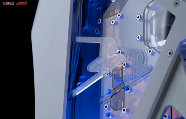 Water Cooled PlayStation 5 Console Demo by PS5 Modder Nhenhophach 9.jpg