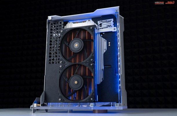 Water Cooled PlayStation 5 Console Demo by PS5 Modder Nhenhophach 12.jpg